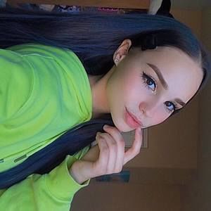 Meet your Posher, Angelia